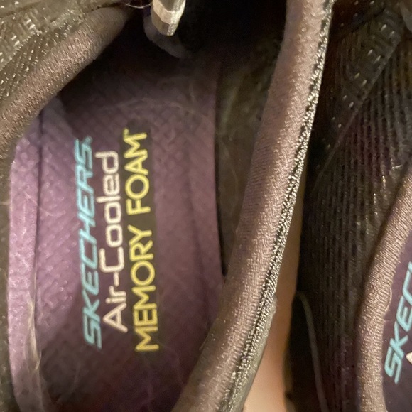 SKECHERS Air-Cooled Memory Foam size 10 - Picture 3 of 7